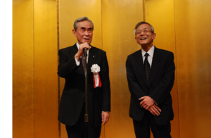 八神新理事長と小島新事務局長